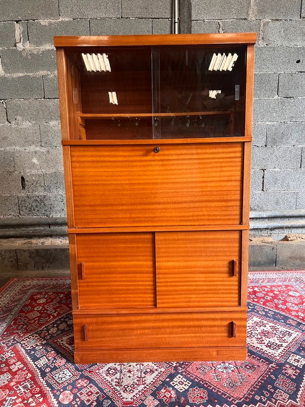 Bibliothèque secrétaire vitrine vintage au style scandinave