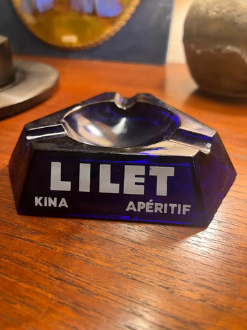 Cendrier publicitaire triangulaire vintage Lilet Kina en verre bleu - Années 60