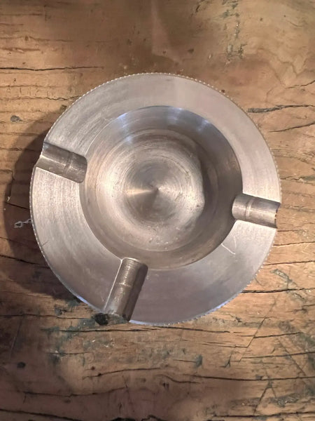 Cendrier vintage artisanal fait dans un piston moteur en aluminium usiné