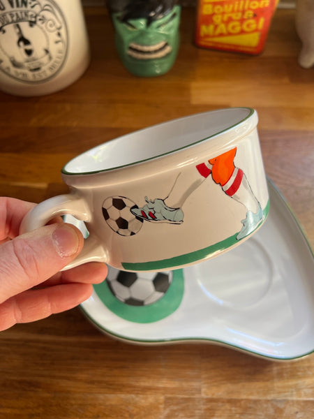 Service à petit-déjeuner vintage tasse et plateau Football - Casual Dining by MaryAnn Baker