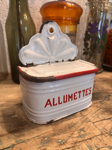 Boite à allumettes en tôle émaillée vintage