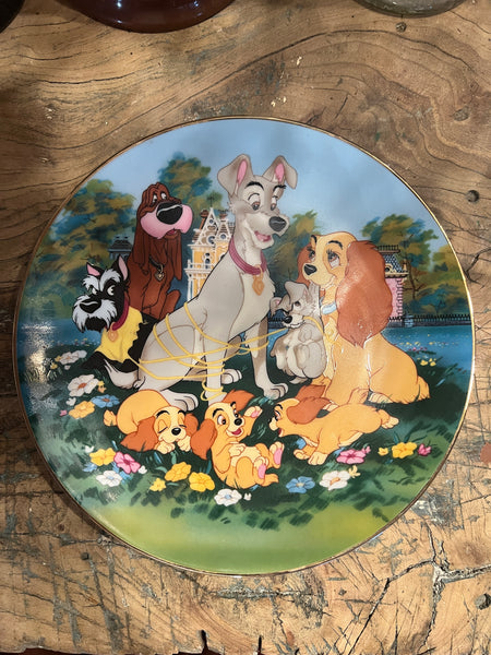 Assiette décorative / de collection en porcelaine la Belle et le Clochard 21cm - Disney - Kenleys Limited