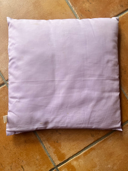 Coussin carré vintage Joséphine Currie en satin rose et violet