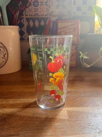 Verre doseur vintage en verre au décor de légumes - 1/2 litre