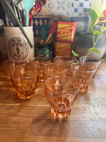 Lot de 8 verres vintage en verre rose dit rosaline - Made in France - Années 50