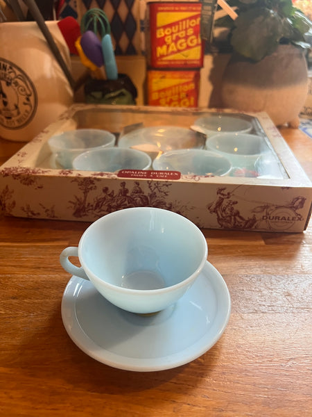 Service de tasses à café vintage en opaline bleue pale Duralex - Années 70