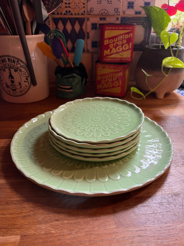 Plat et 5 assiettes vintages en céramique verte Proceram - Années 60