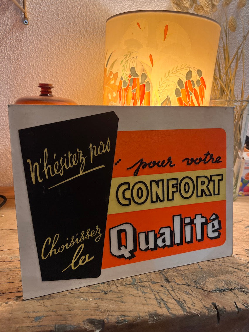 Panneau publicitaire vintage en carton fluo et velours